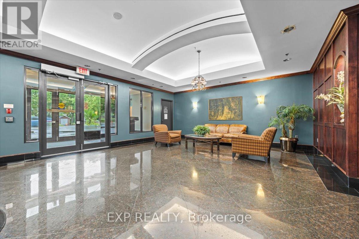 1003 - 570 Laurier Avenue W