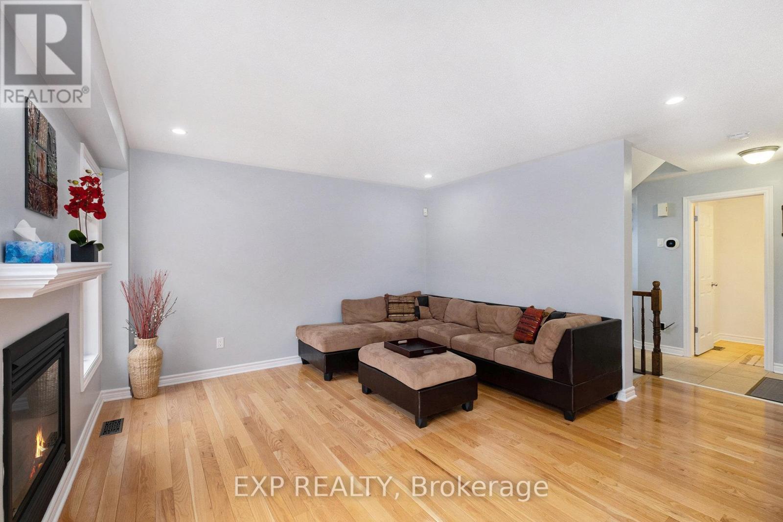 211 Leamington Way