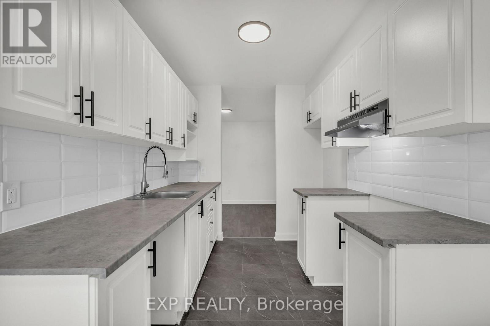 423 Hillsboro Private