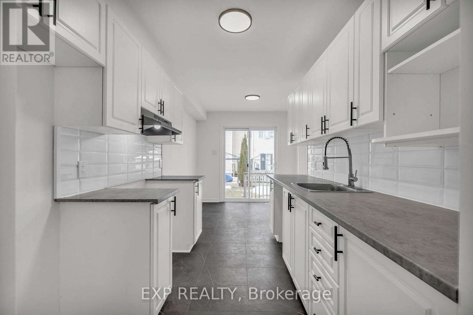 423 Hillsboro Private