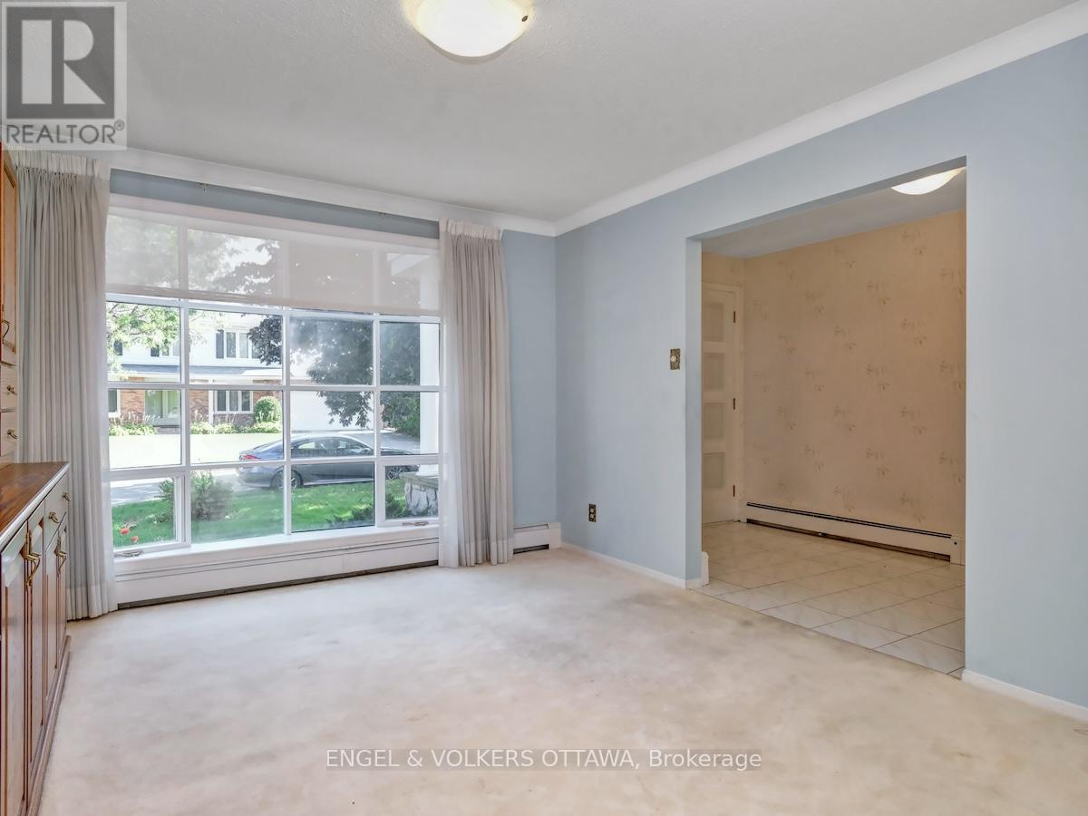 968 Sadler Crescent