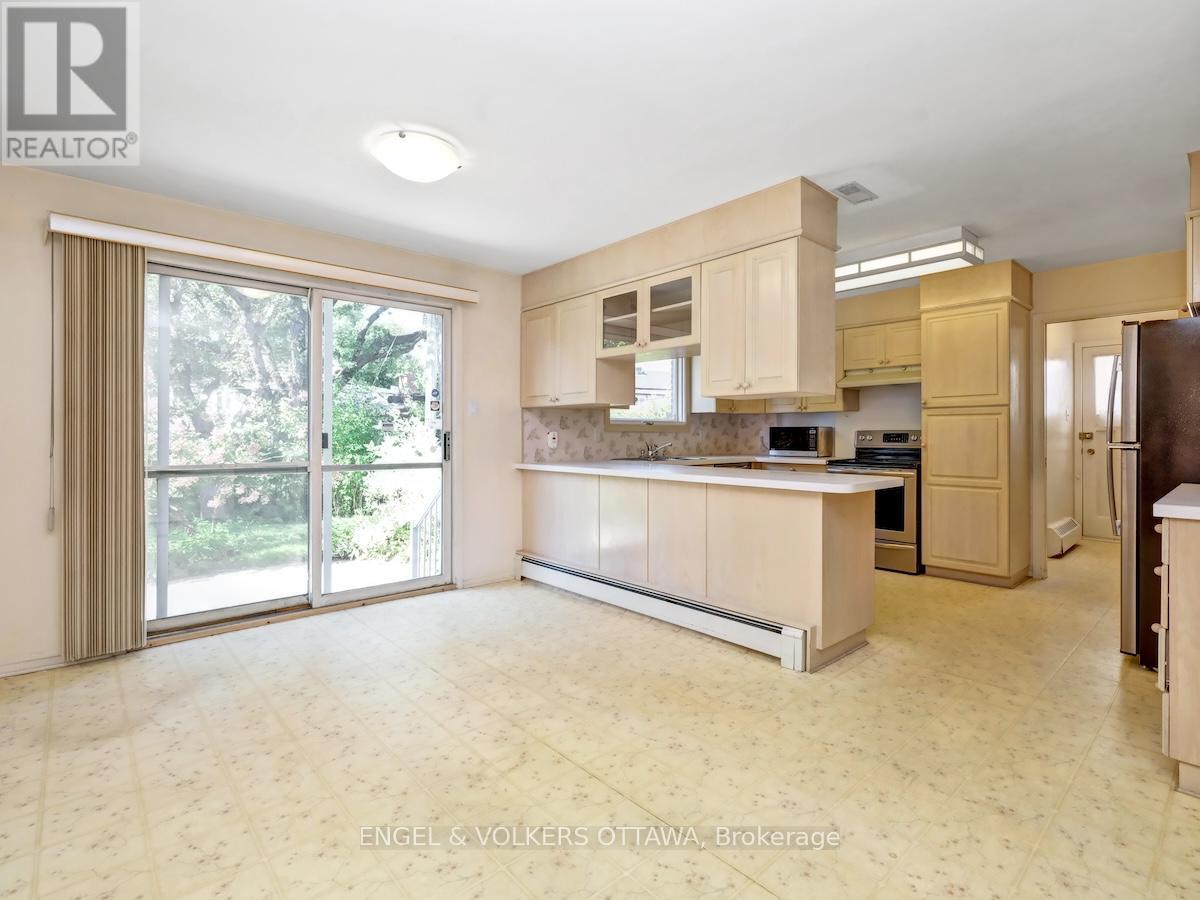 968 Sadler Crescent