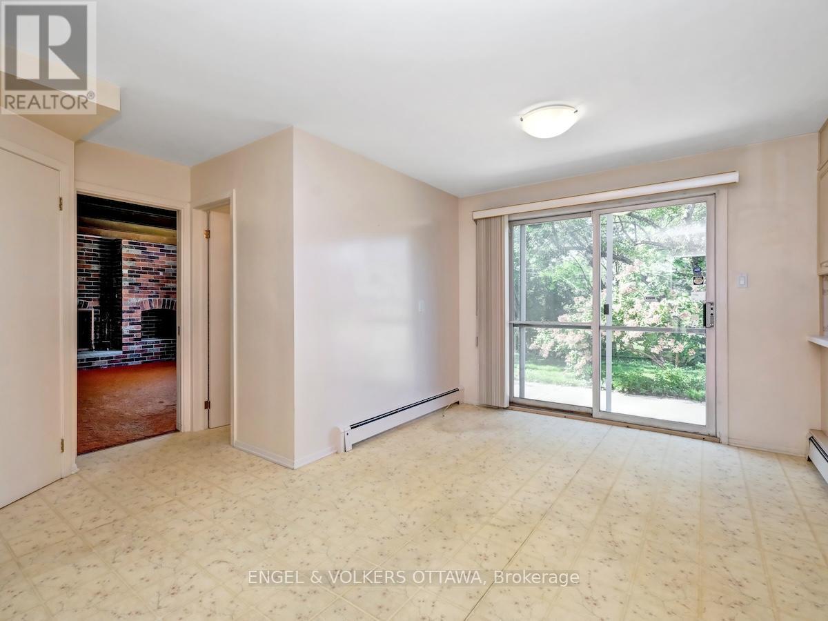 968 Sadler Crescent