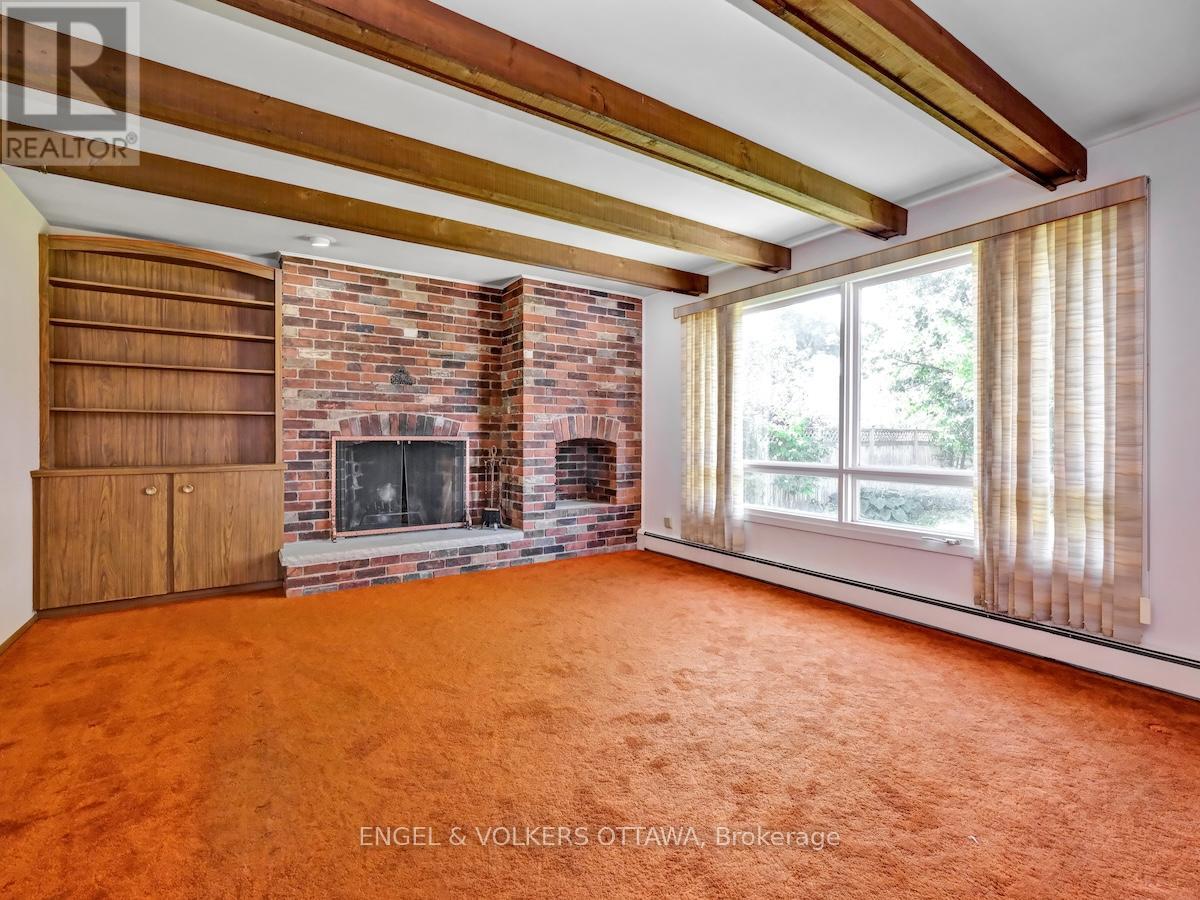 968 Sadler Crescent