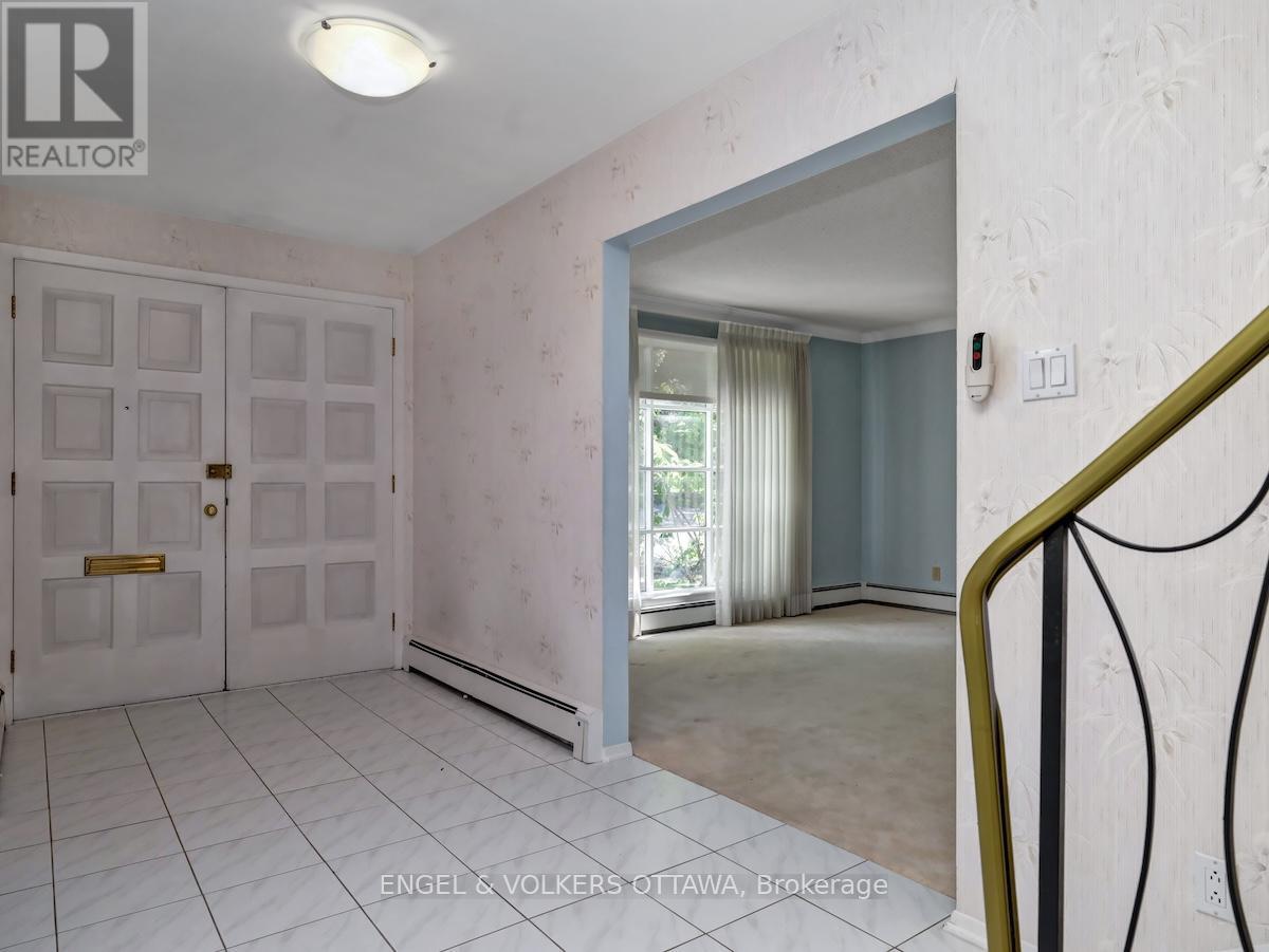 968 Sadler Crescent