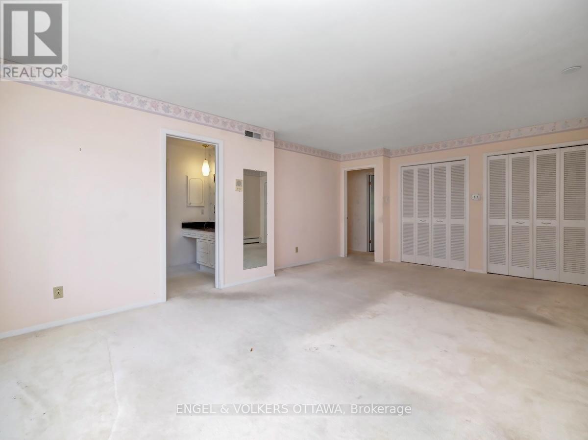 968 Sadler Crescent