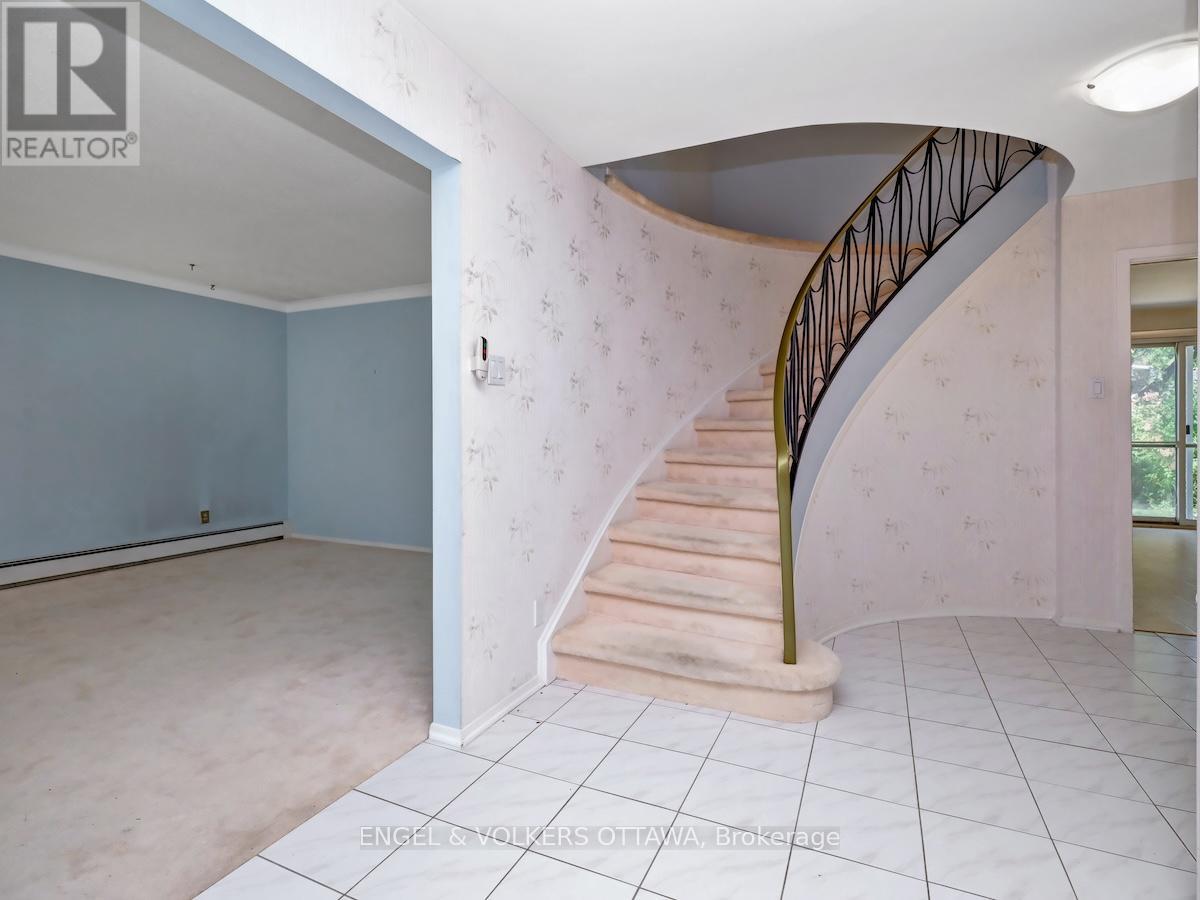 968 Sadler Crescent