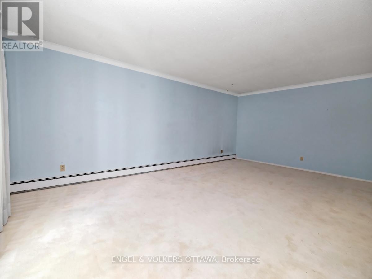 968 Sadler Crescent