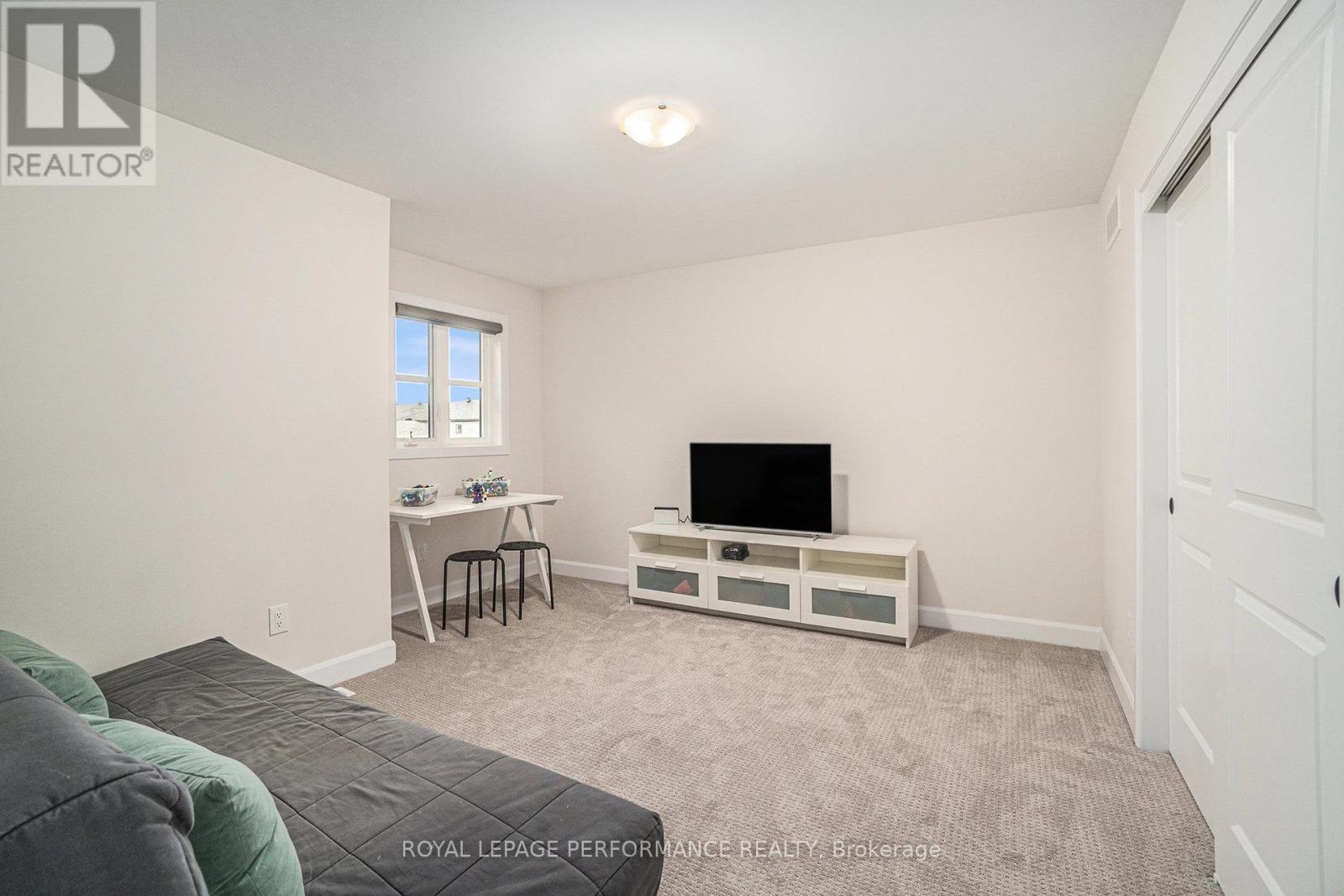 916 Socca Crescent