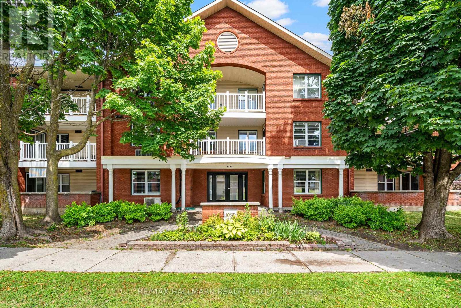 104 - 1099 Cadboro Road