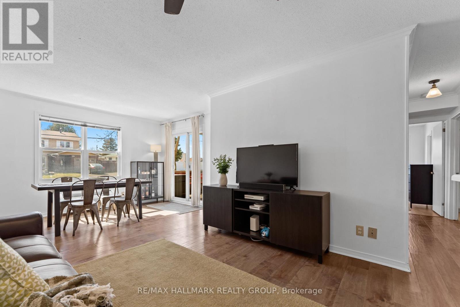 104 - 1099 Cadboro Road