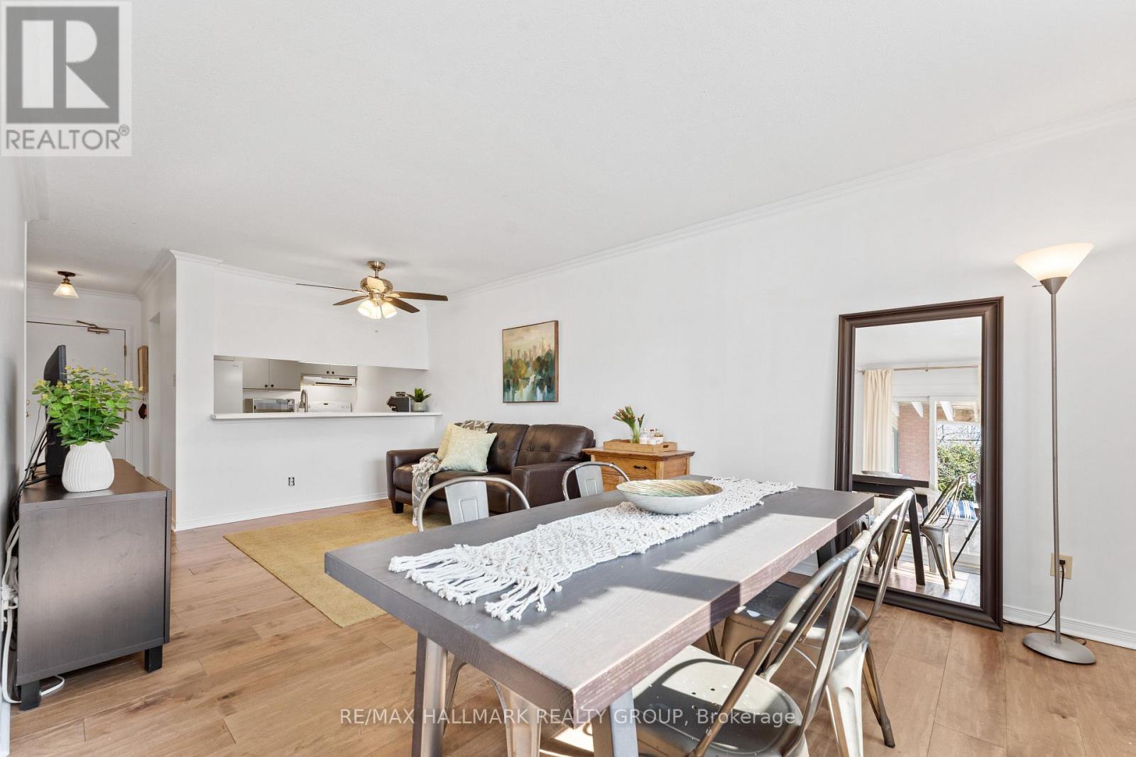 104 - 1099 Cadboro Road
