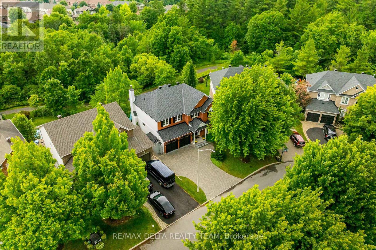 1779 Heatherstone Crescent