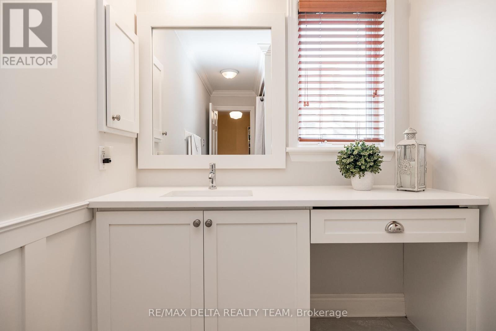 1779 Heatherstone Crescent