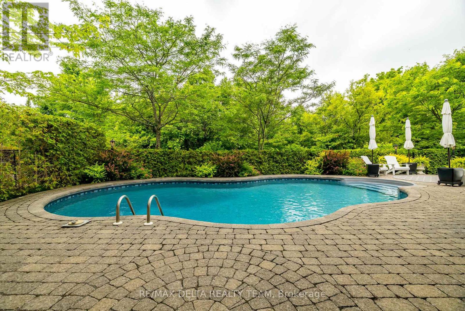 1779 Heatherstone Crescent