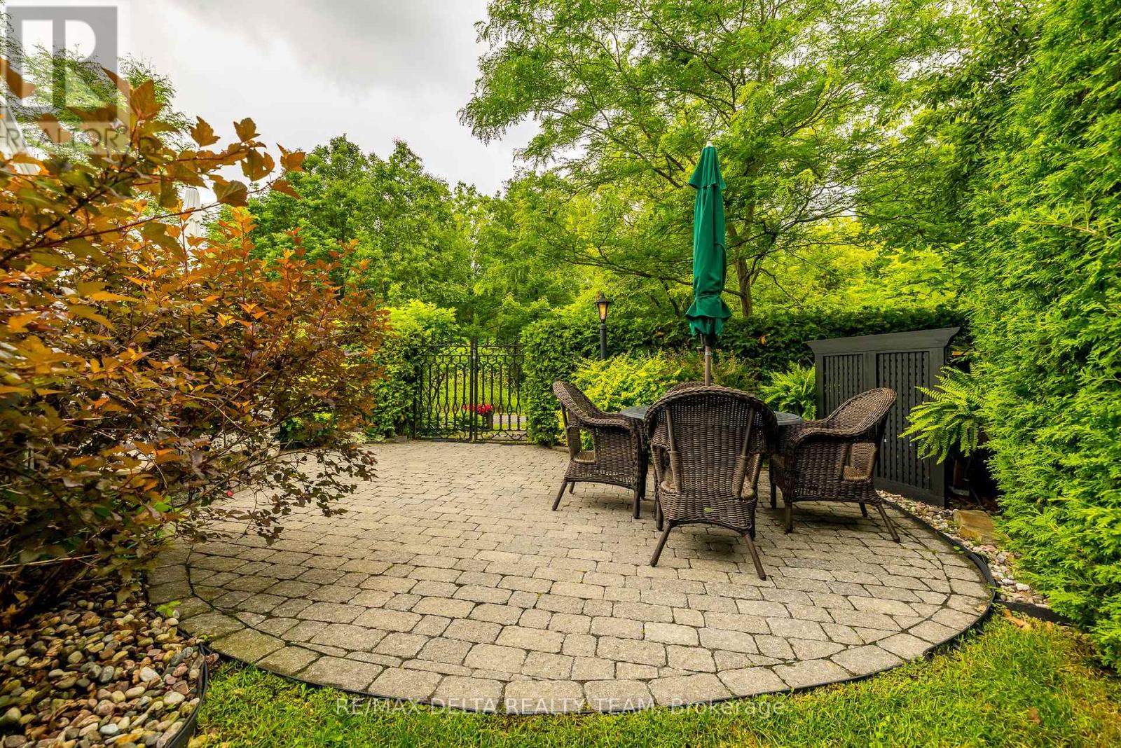 1779 Heatherstone Crescent