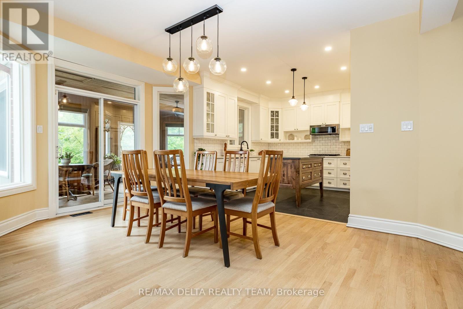 1779 Heatherstone Crescent