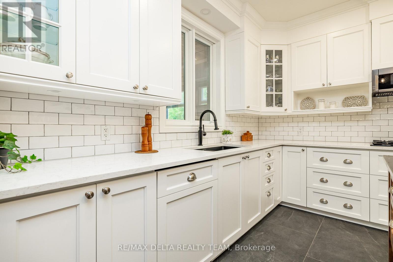 1779 Heatherstone Crescent