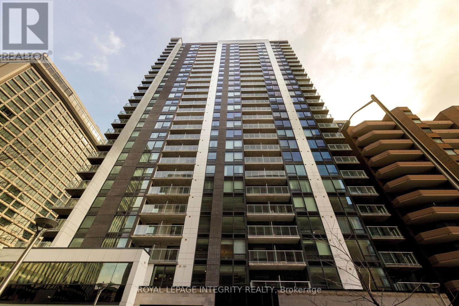 2005 - 340 Queen Street