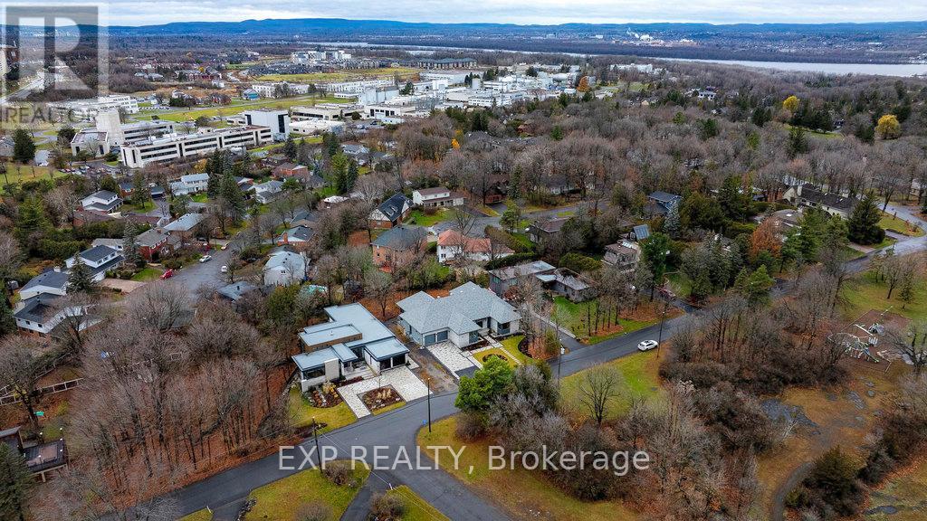 26 Clovelly Road W