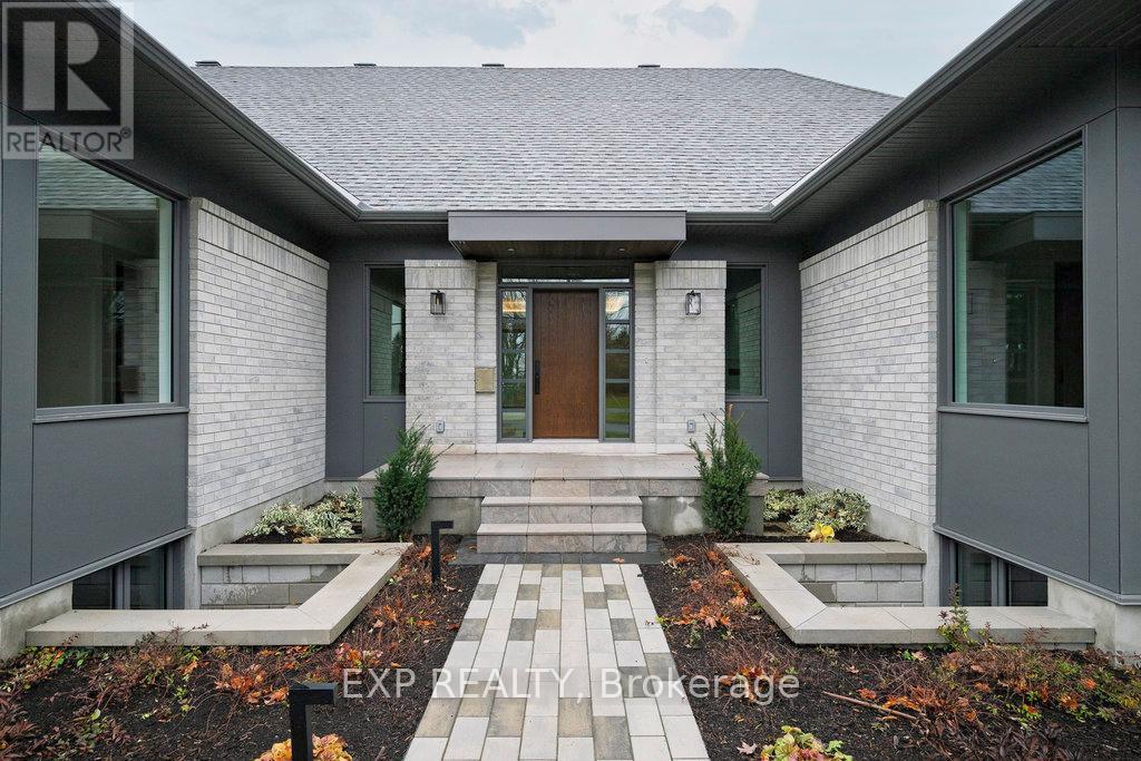 26 Clovelly Road W