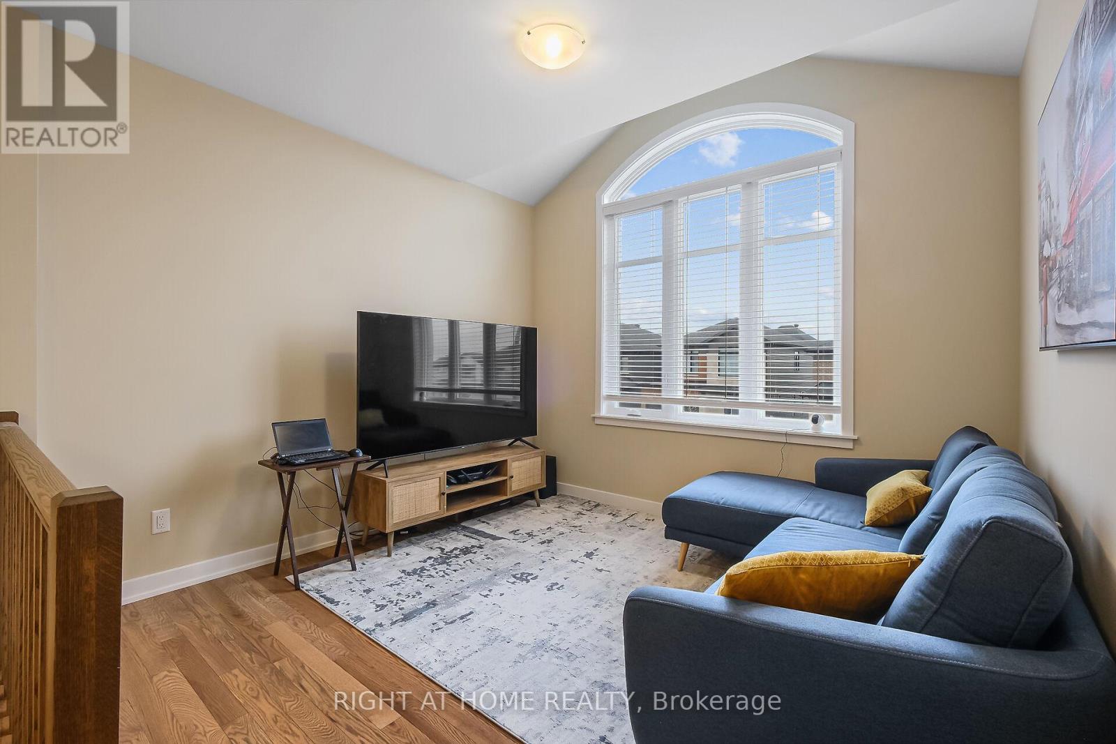 935 Embankment Street