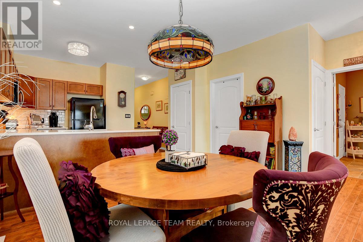 520 Clothier Street W