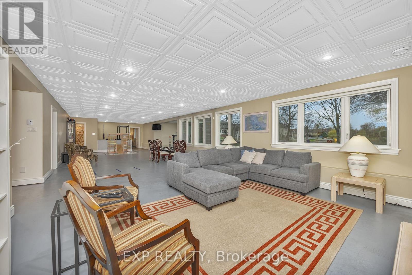 6703 Suncrest Drive