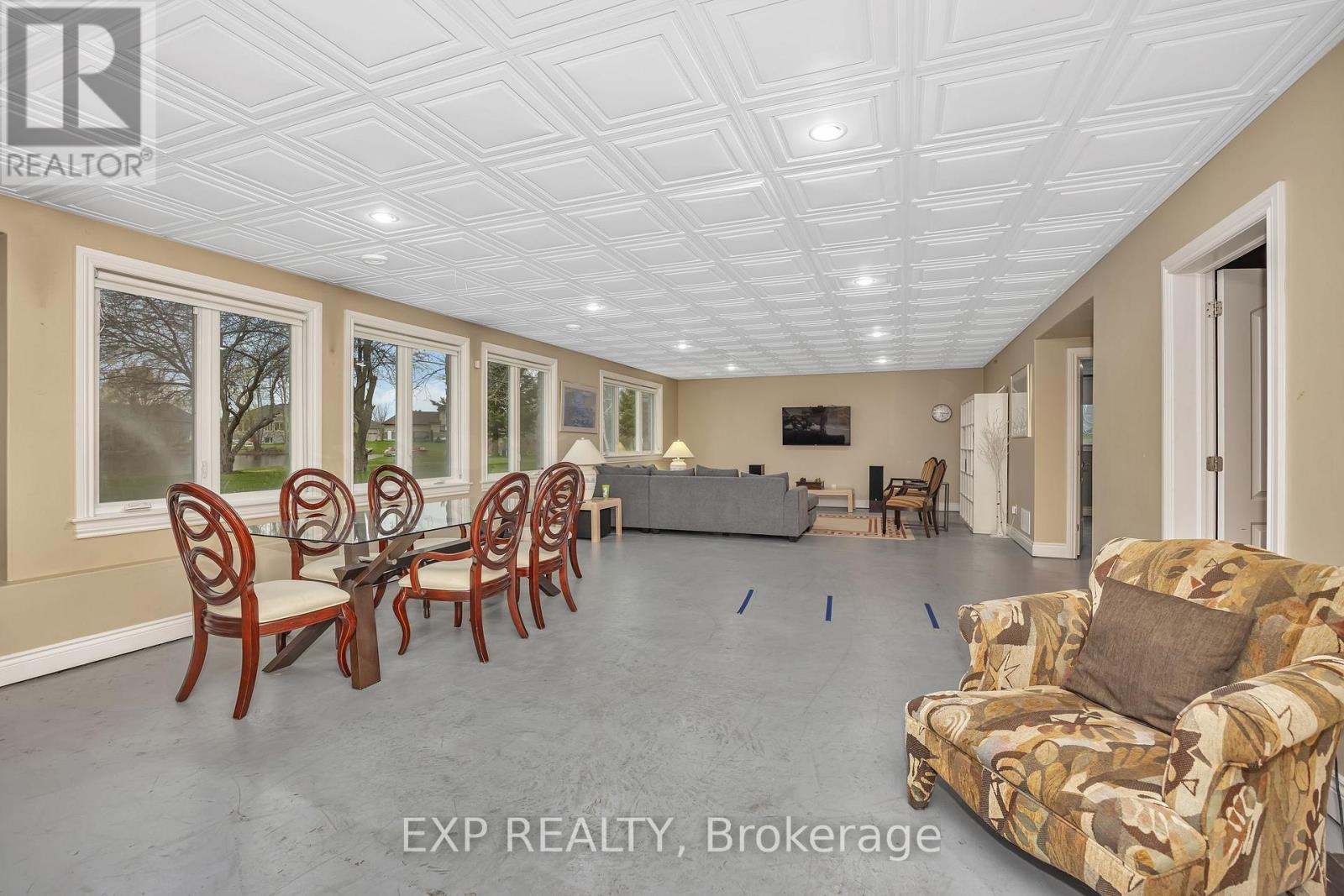 6703 Suncrest Drive