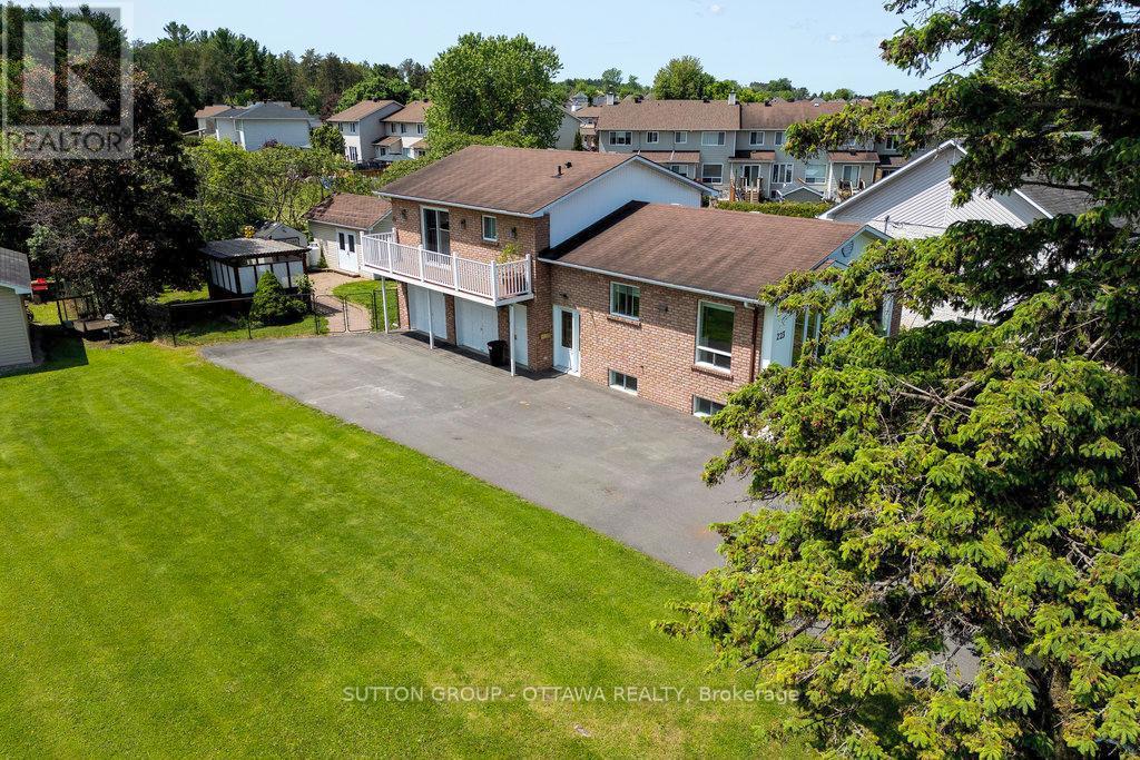 223 Des Outaouais Street