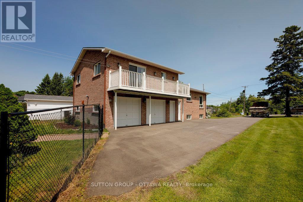 223 Des Outaouais Street