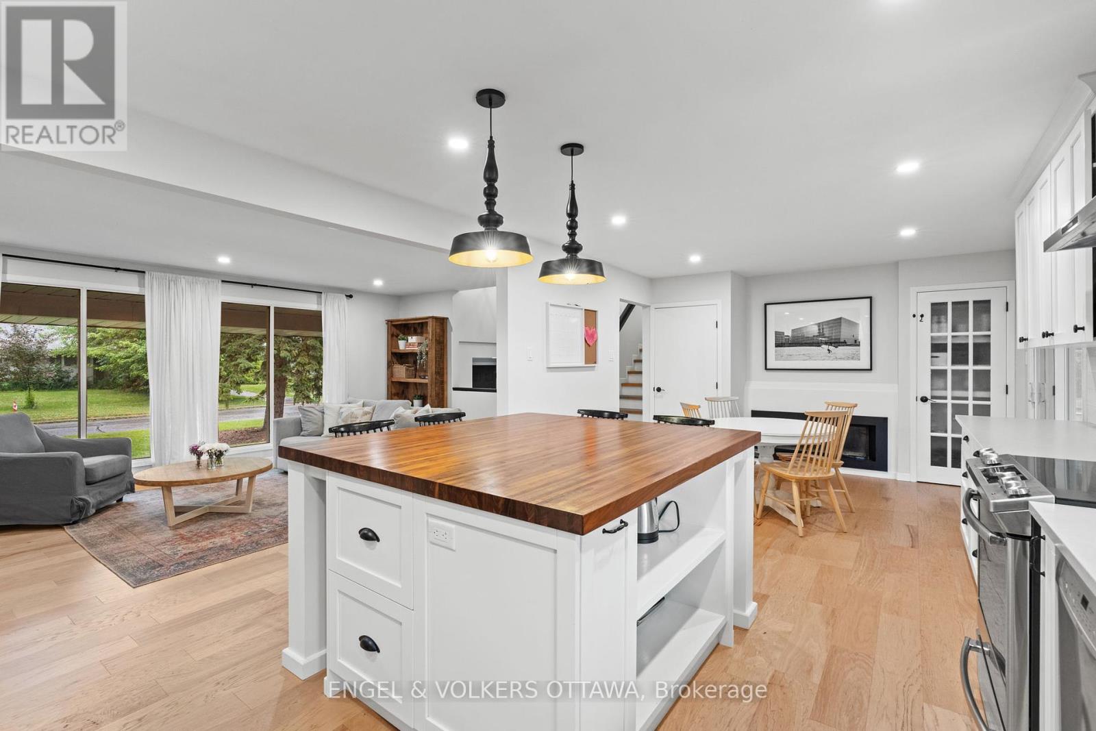 20 Mohawk Crescent