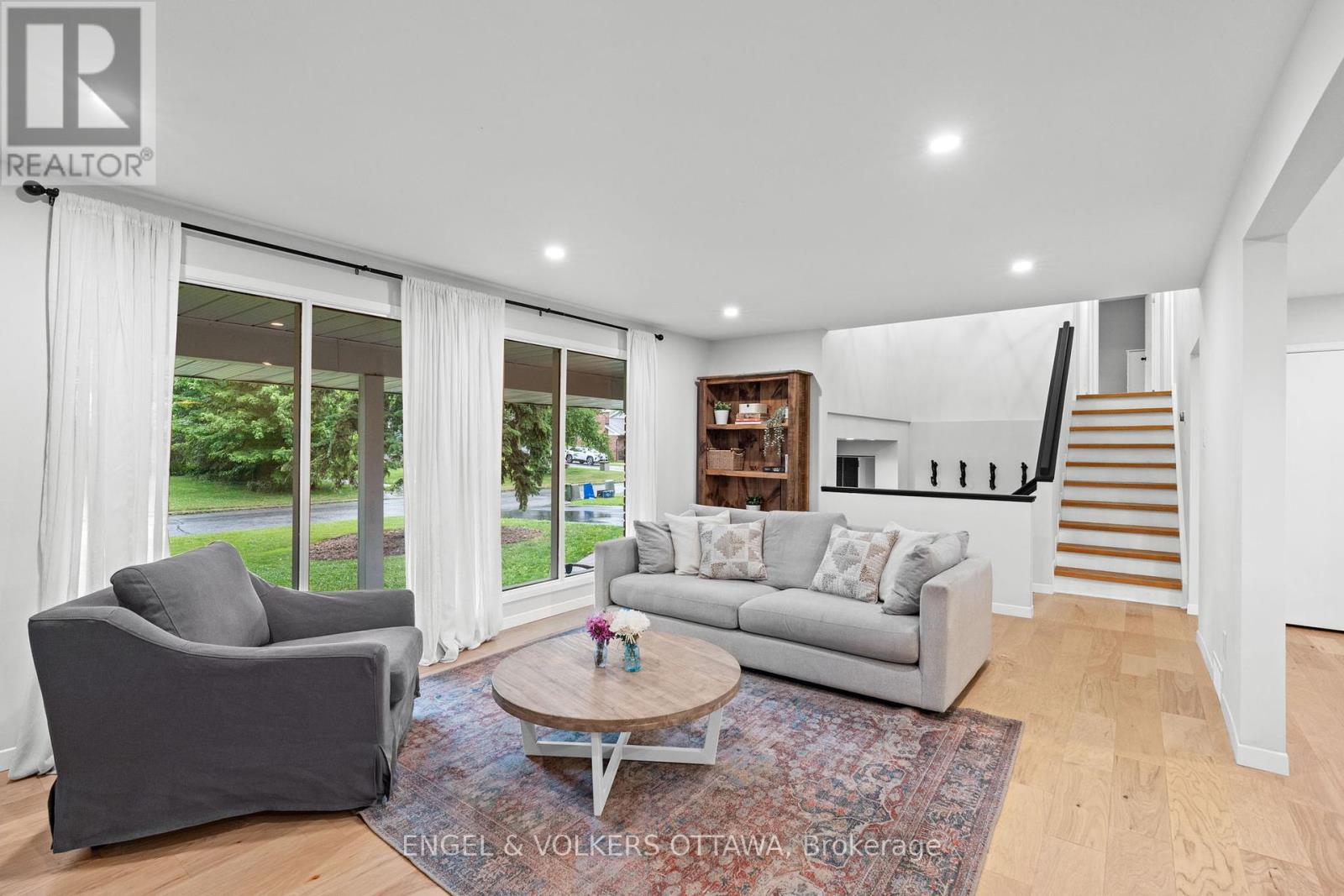 20 Mohawk Crescent