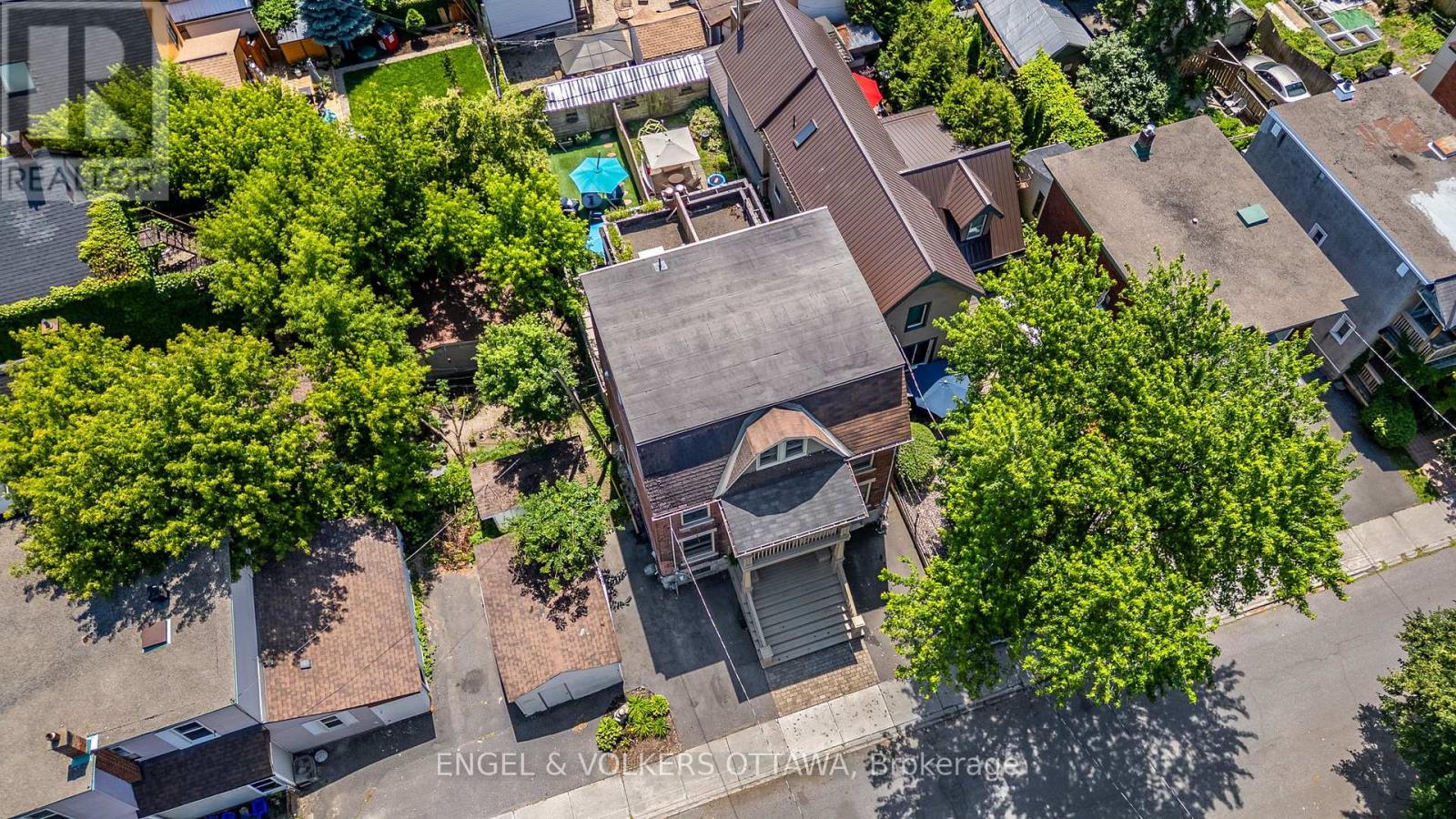 244 Flora Street