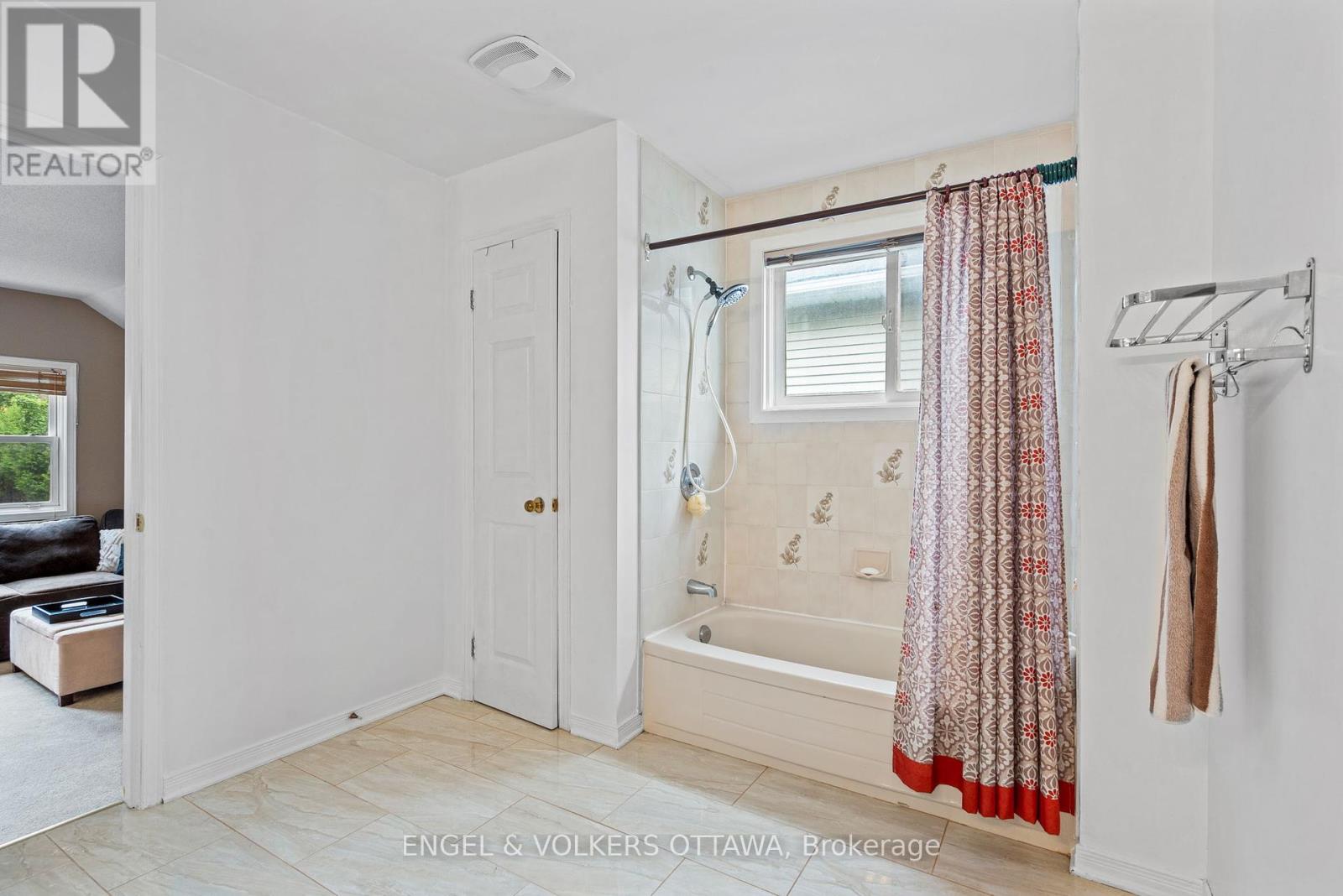 4 Collingwood Crescent