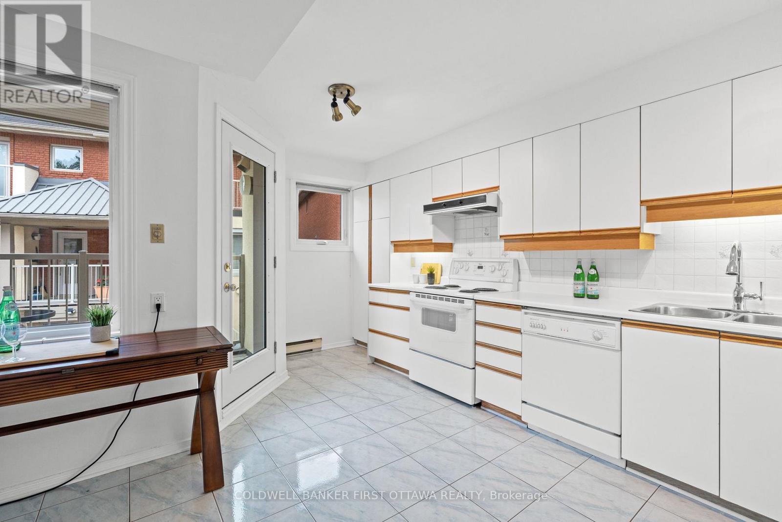111f - 250 Fountain Place