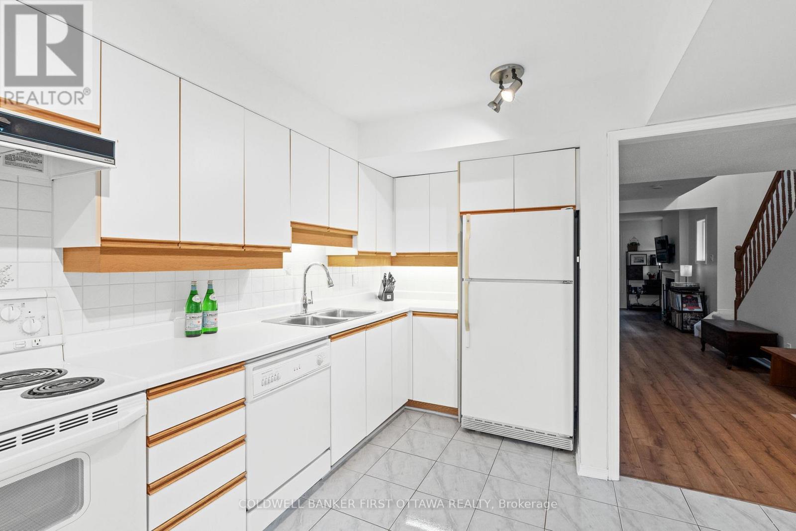 111f - 250 Fountain Place