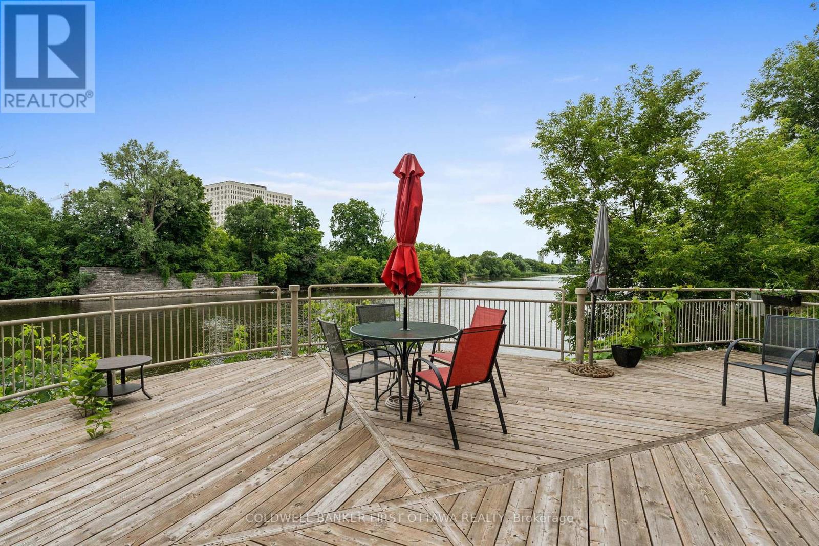 111f - 250 Fountain Place