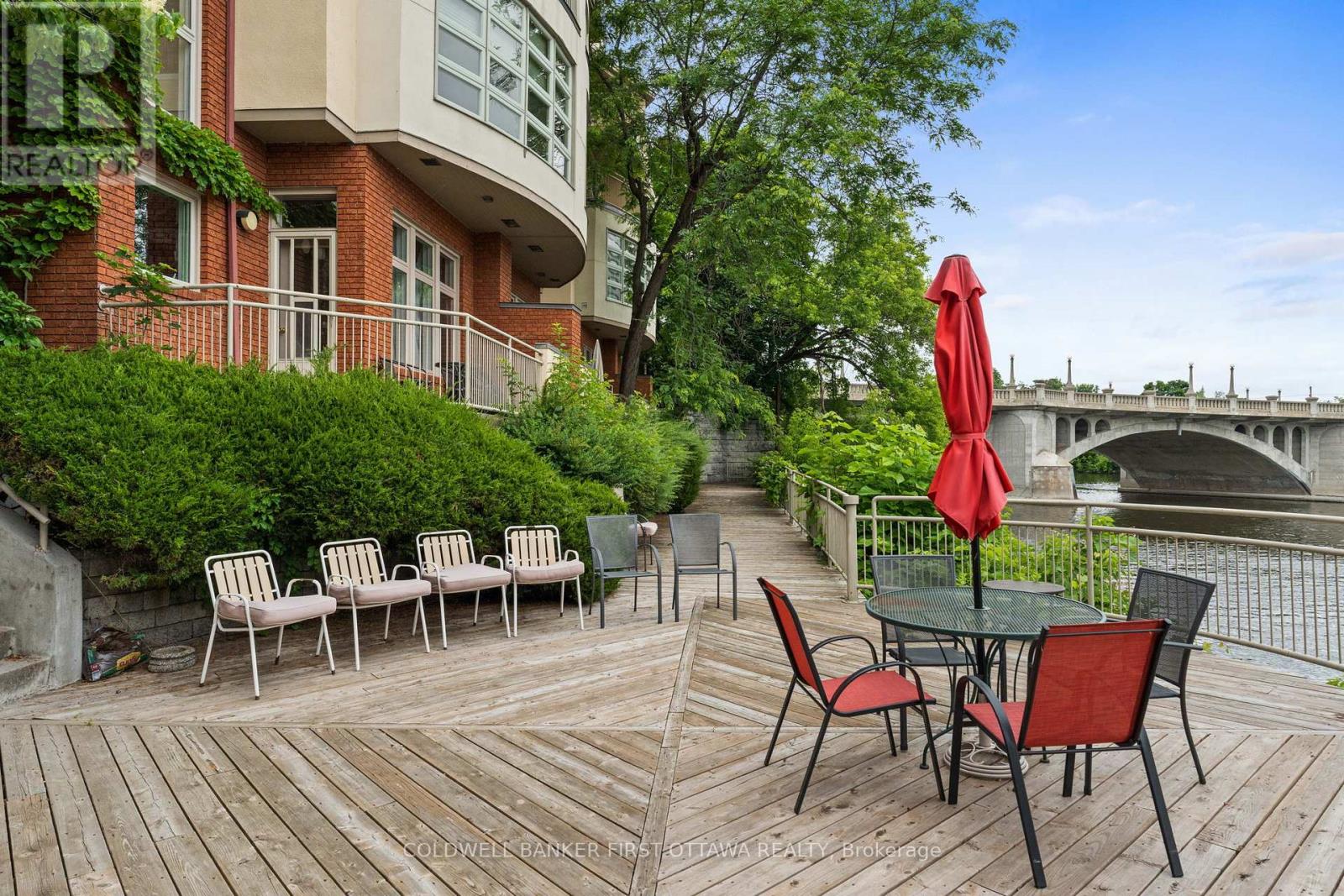 111f - 250 Fountain Place