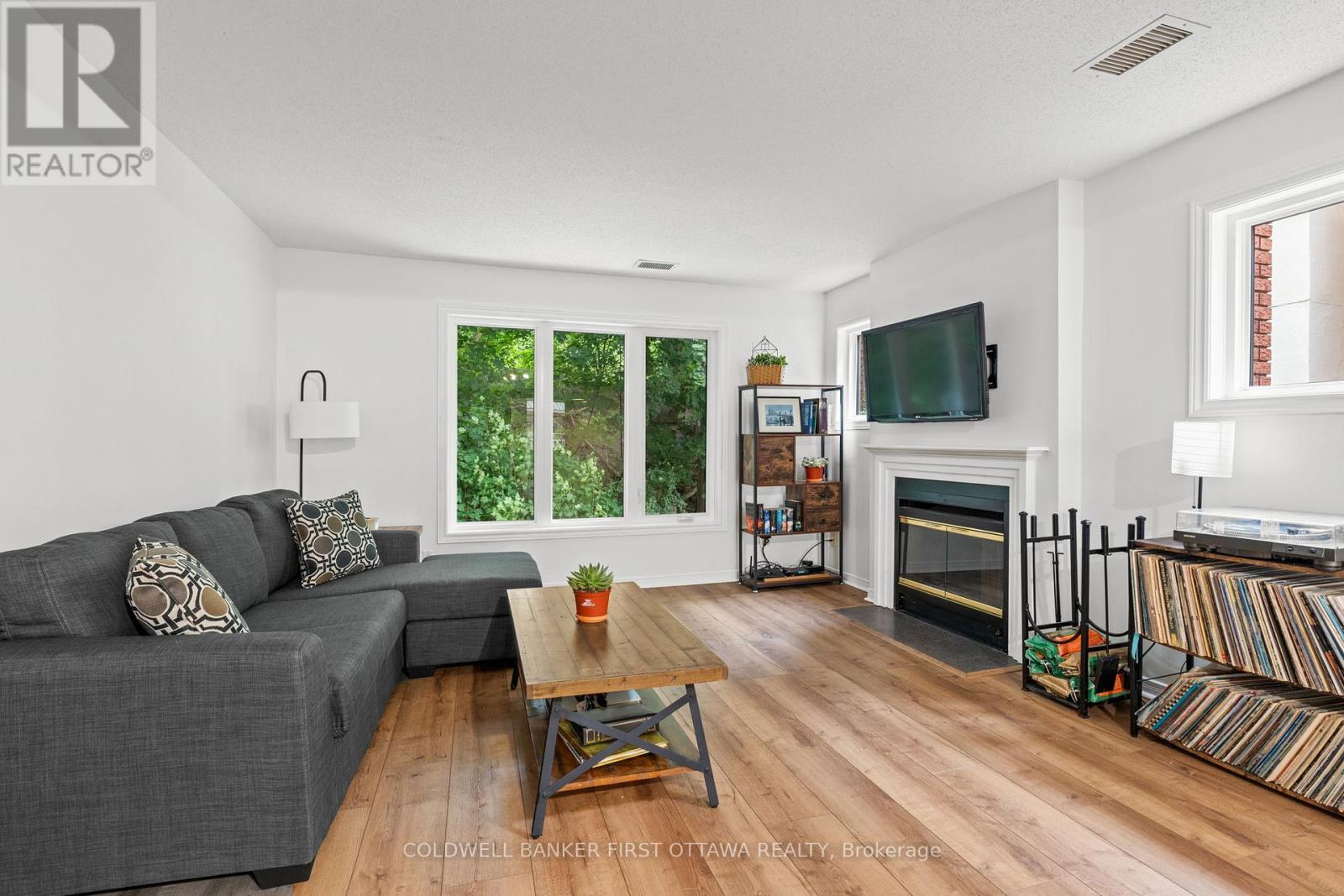 111f - 250 Fountain Place