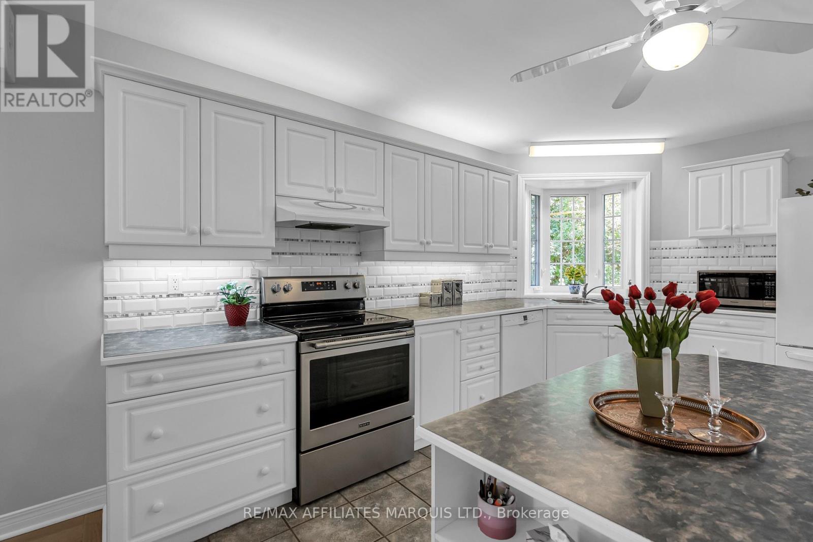 24 Saunders Avenue