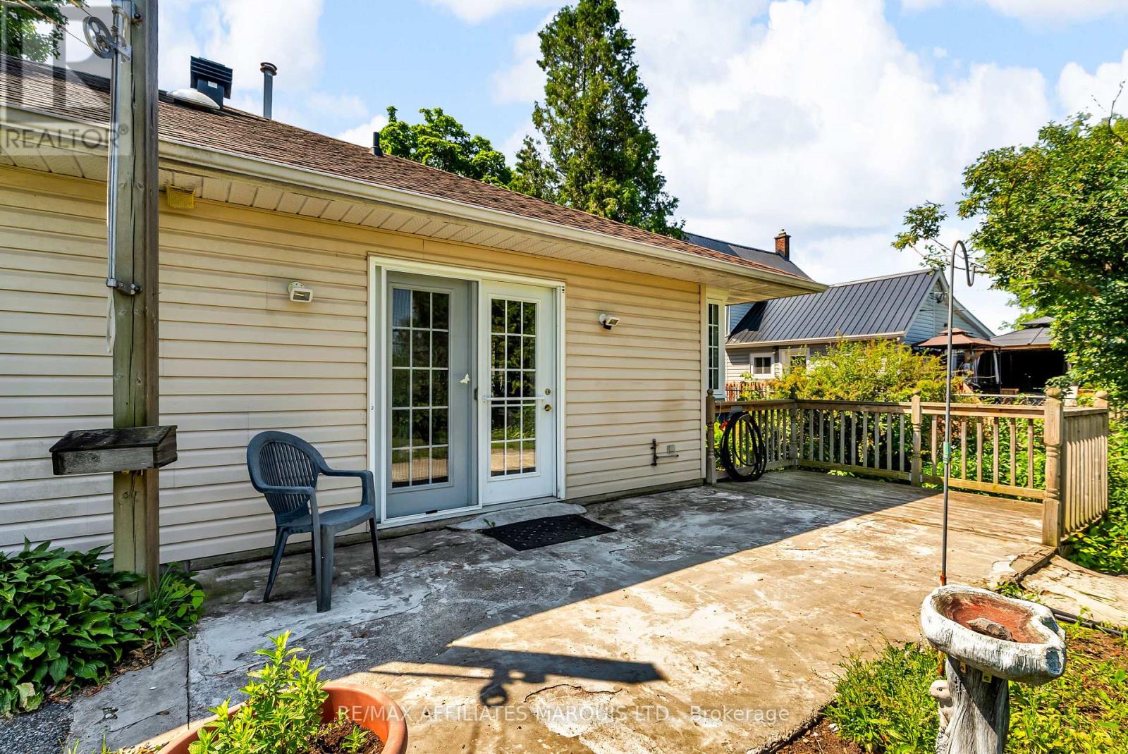 24 Saunders Avenue