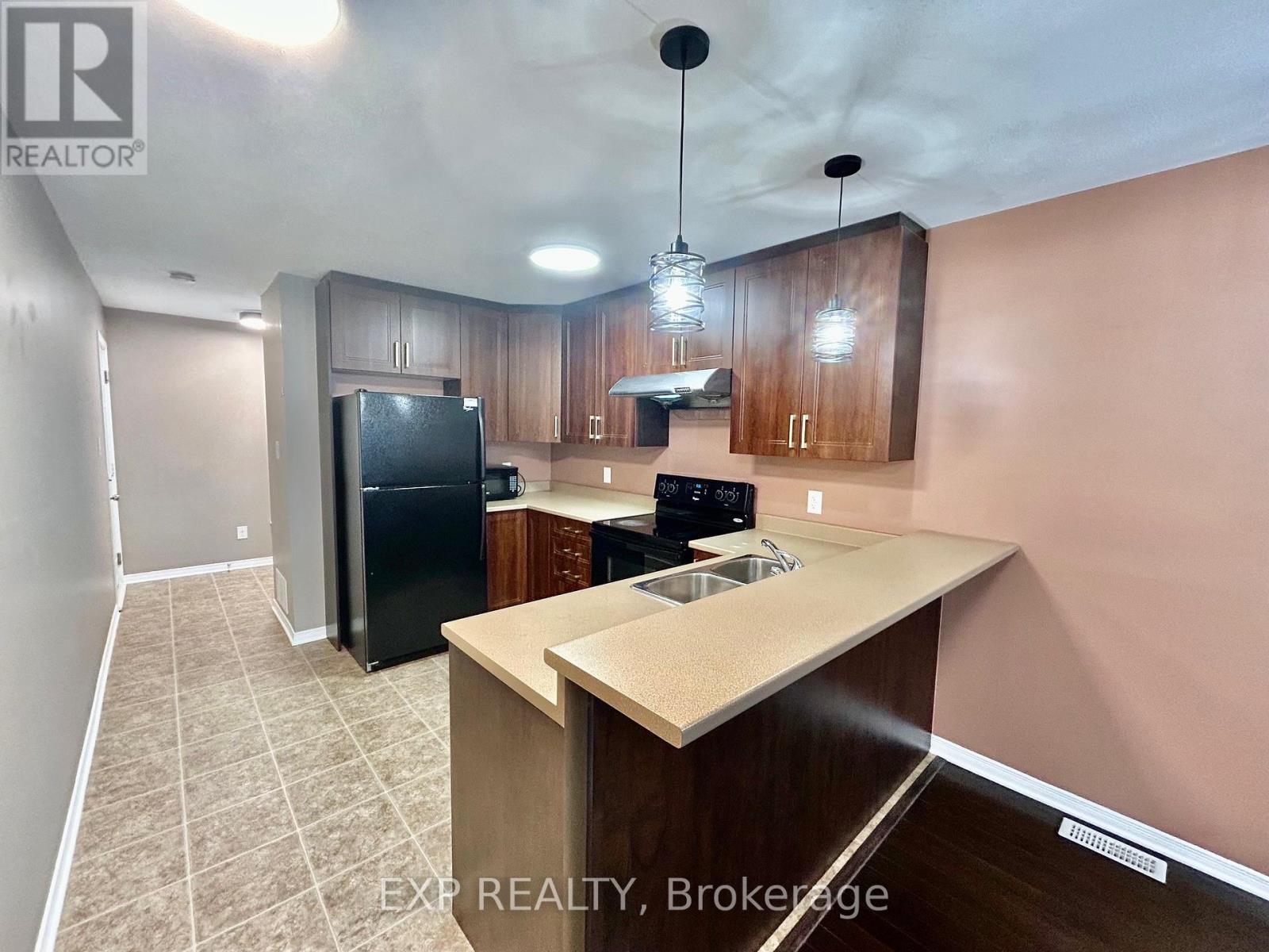 208 Shanly Private