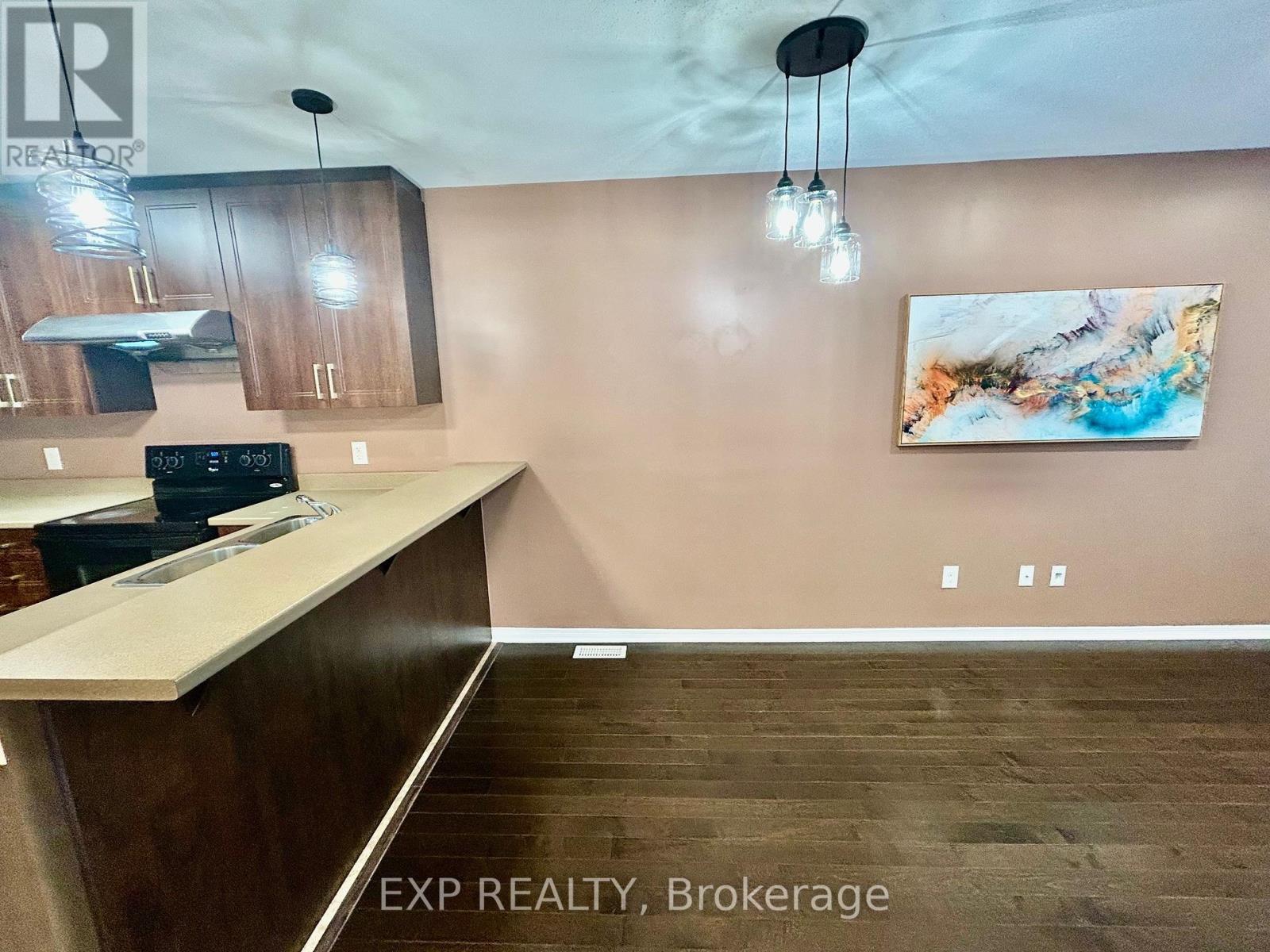 208 Shanly Private