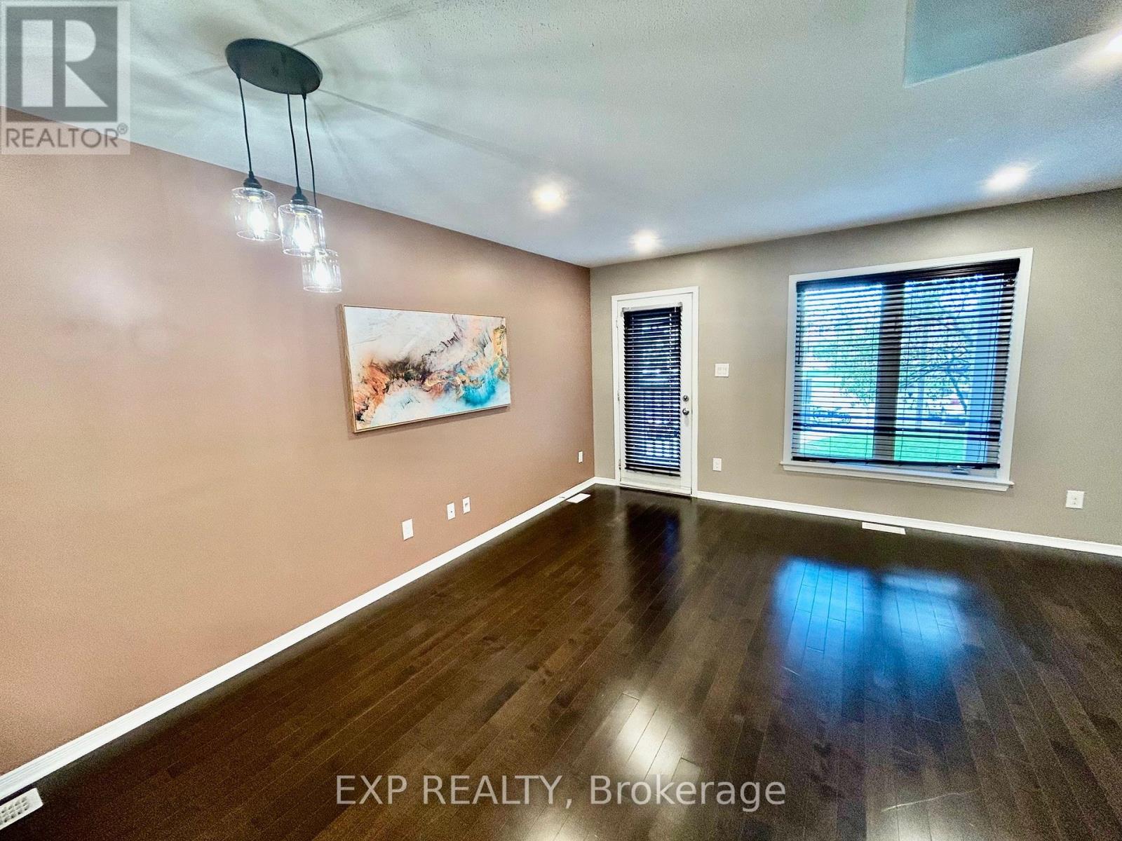 208 Shanly Private