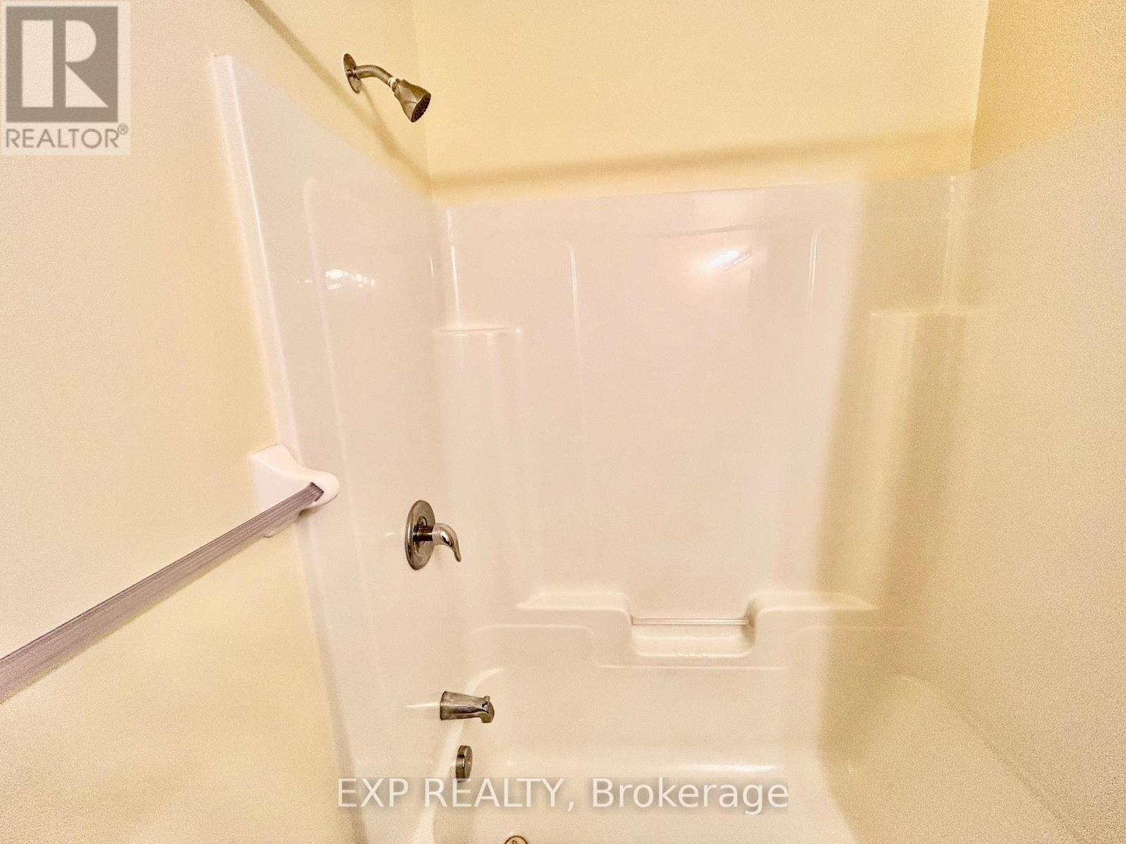 208 Shanly Private