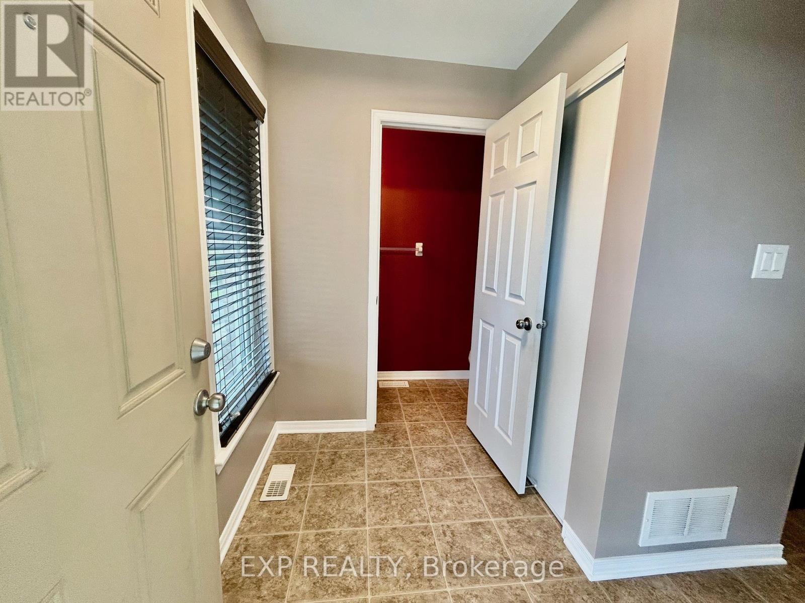 208 Shanly Private