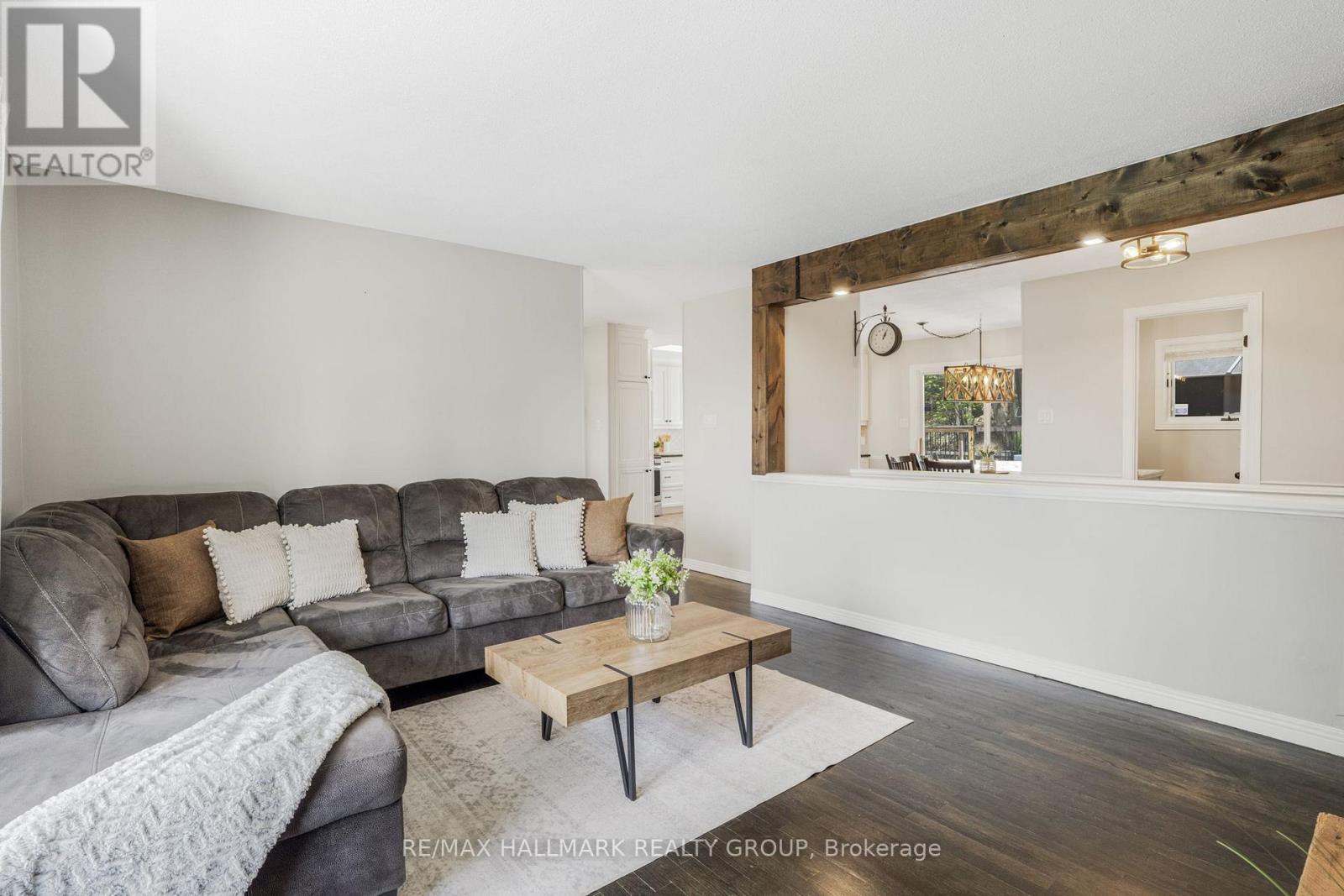 1211 Lacroix Road
