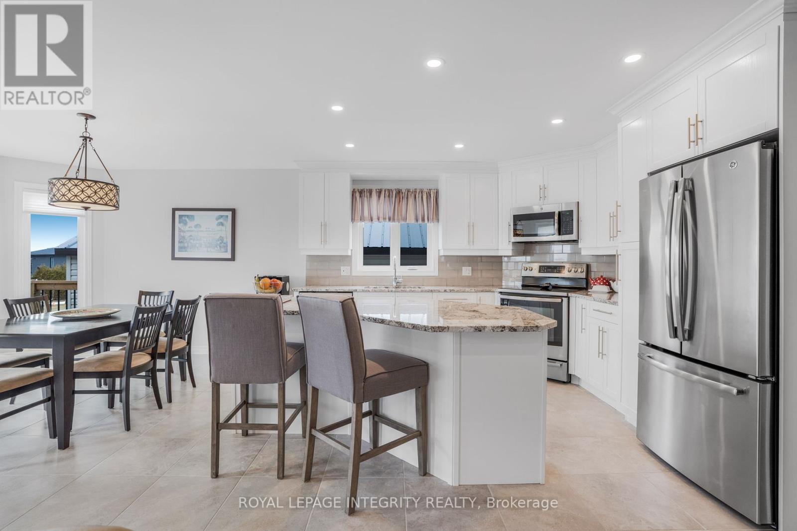 251 Des Violettes Street