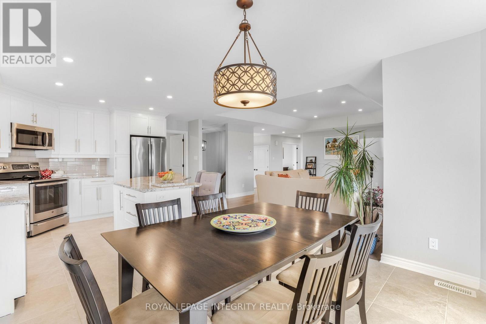 251 Des Violettes Street